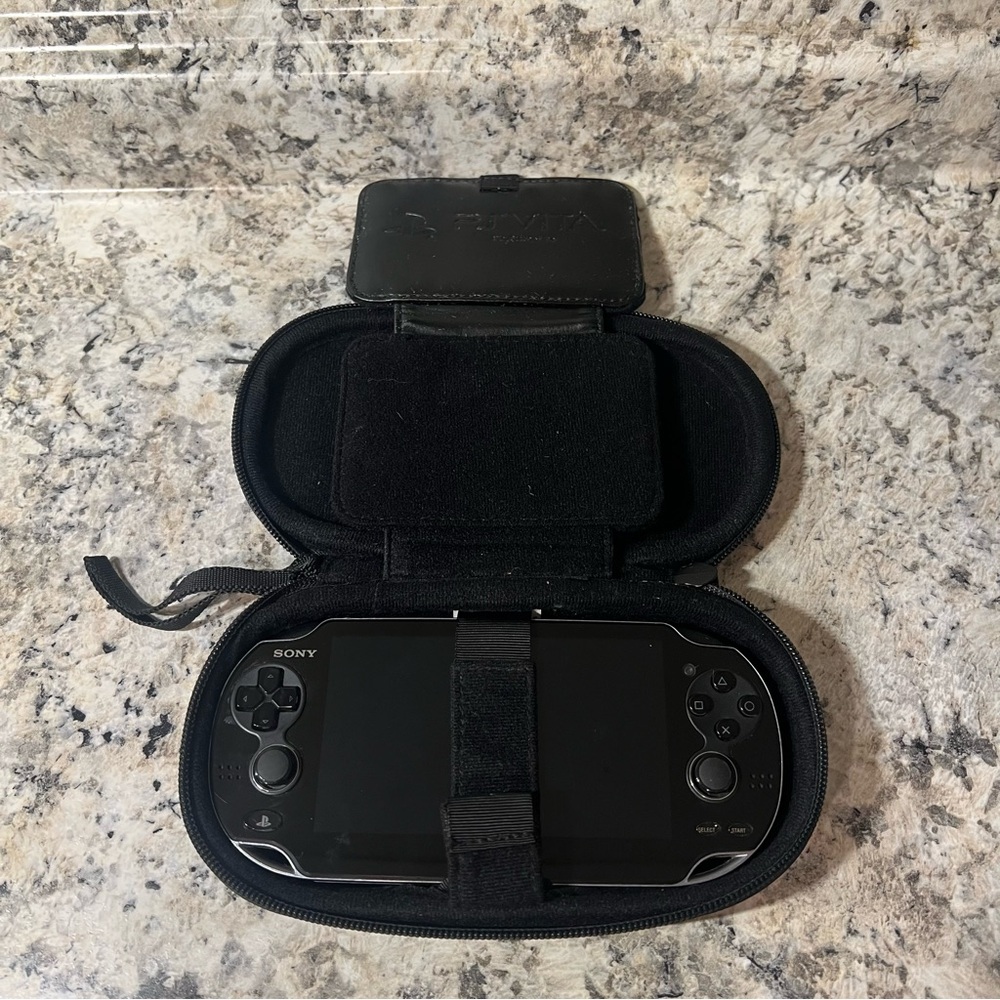 PS Vita PCH-1000 Black 2011 Sony PlayStation